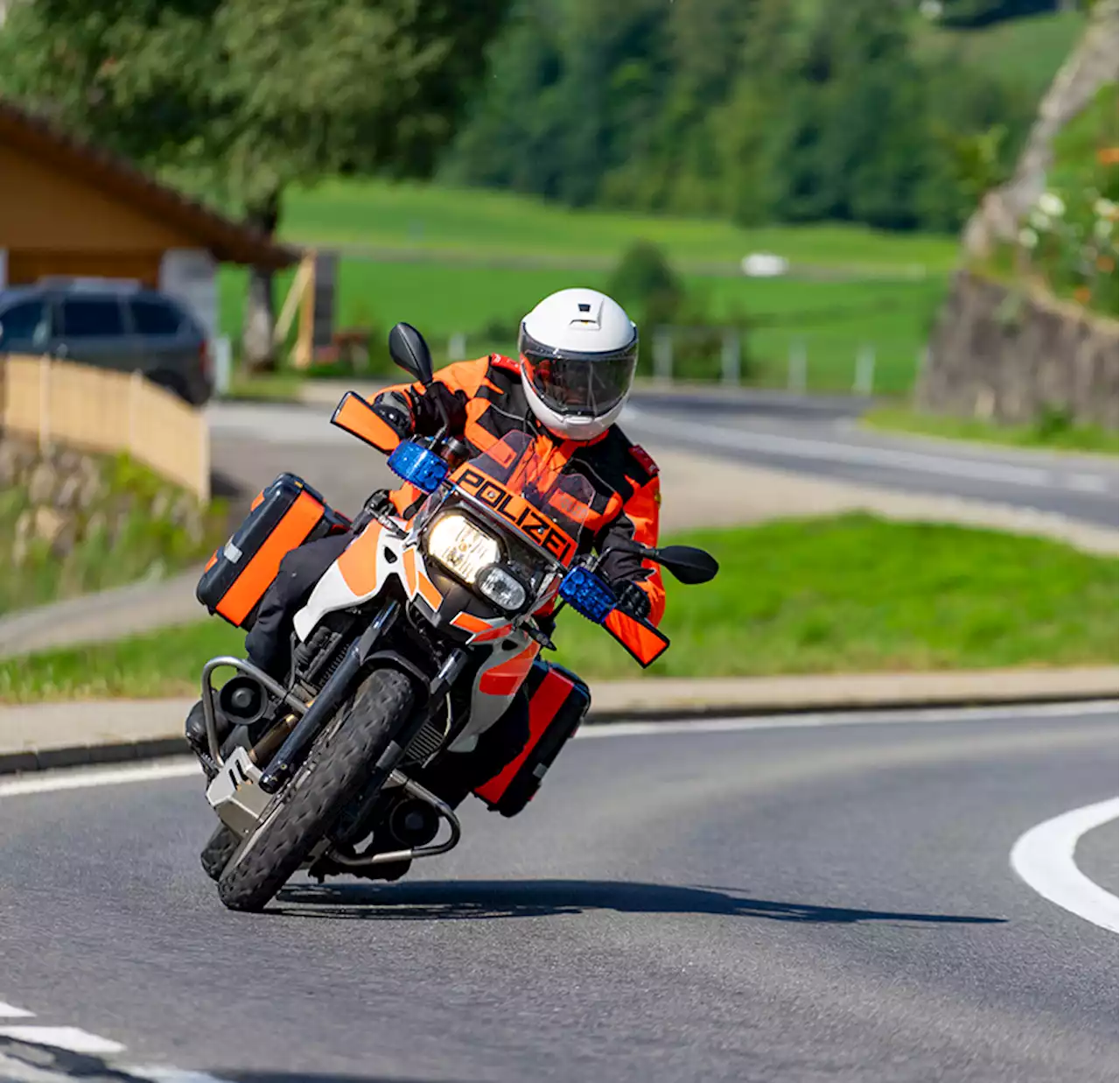 Kantonspolizei Schwyz: Wir sind bereit für die Motorradsaison – und du?