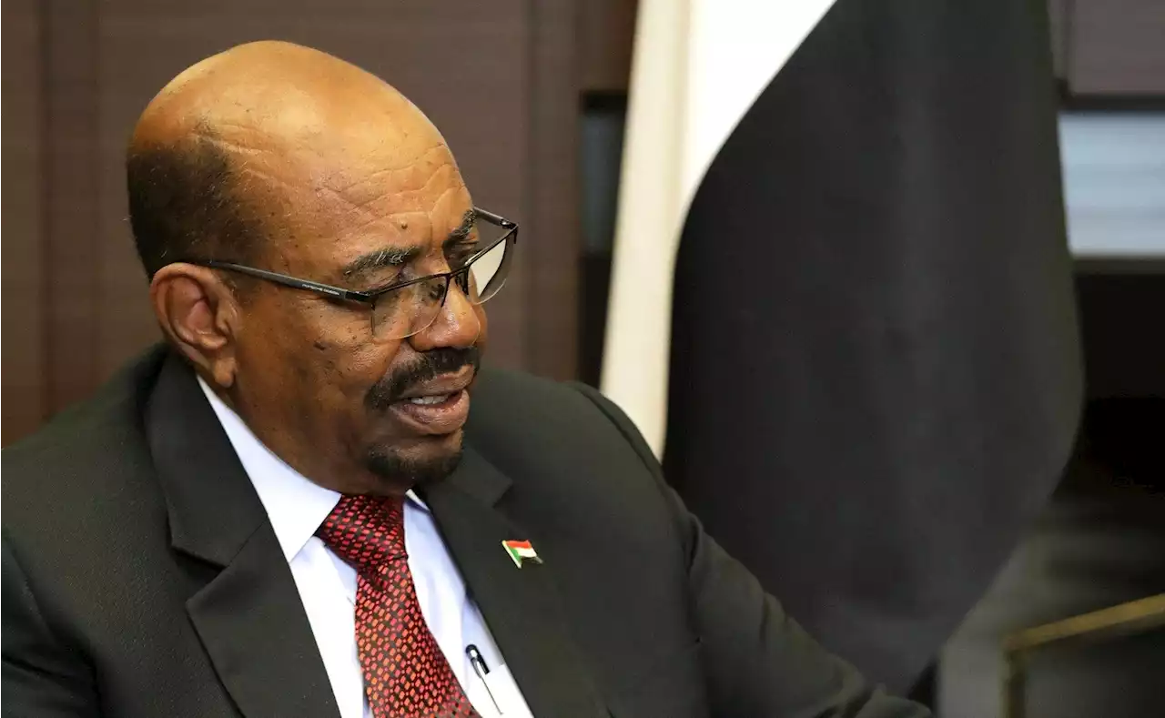 Sudan's Bashir moved to military hospital before fighting – sources