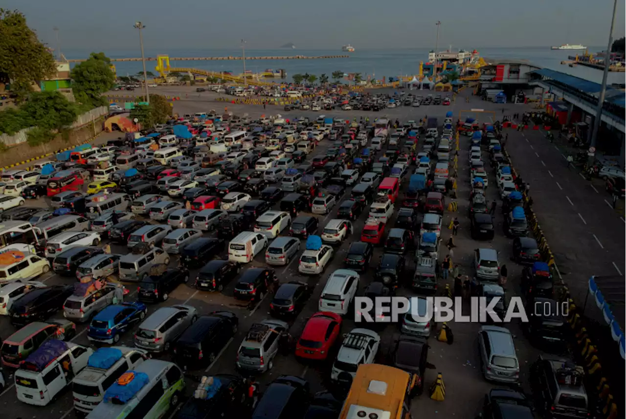 Antisipasi Kepadatan di Merak, ASDP Sesuaikan Layanan