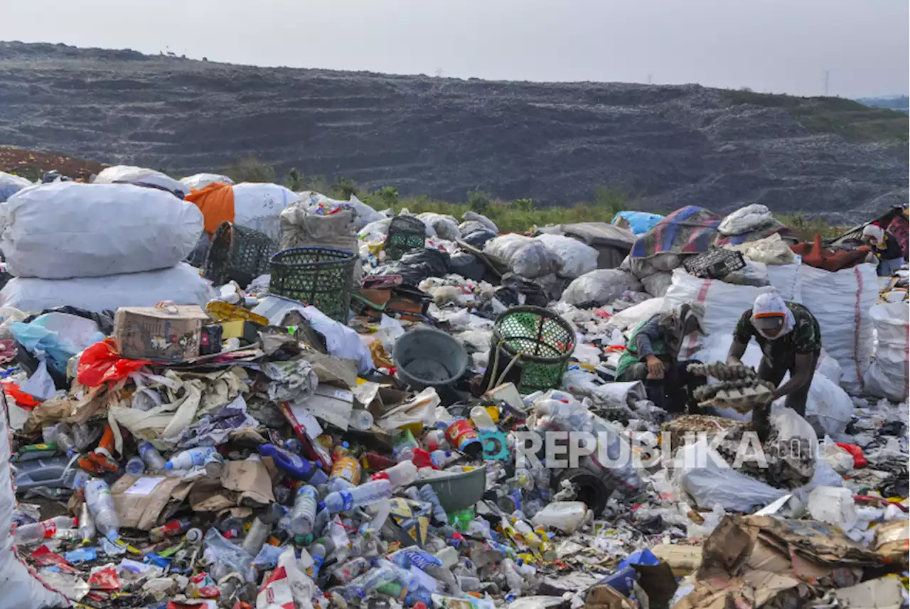 Jumlah Sampah Asal DKI Jakarta di TPST Bantargebang Turun Selama Lebaran |Republika Online