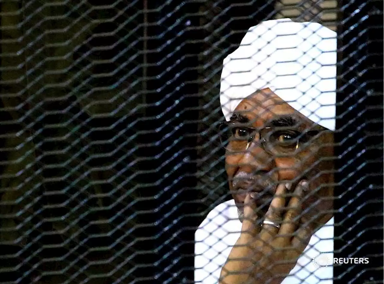 Sudan's Bashir moved to military hospital before fighting, sources say