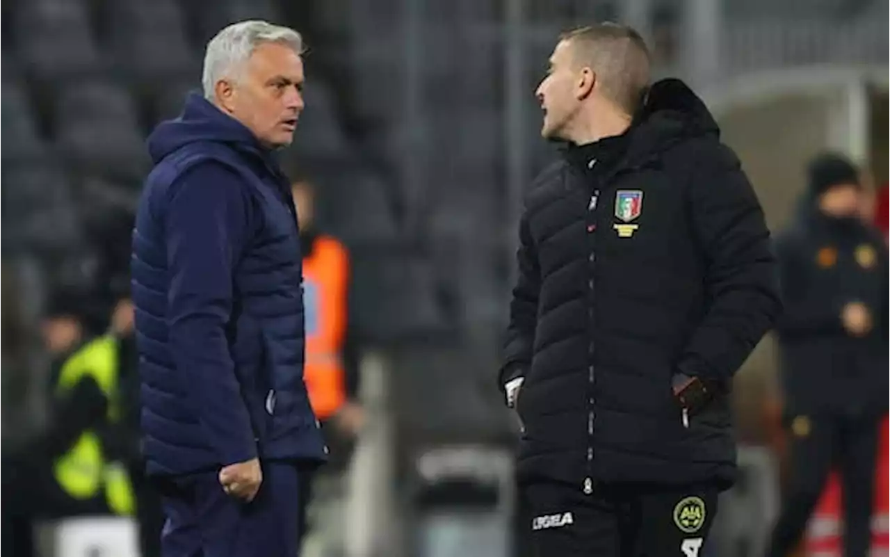 L'arbitro Serra deferito dopo la lite con Mourinho