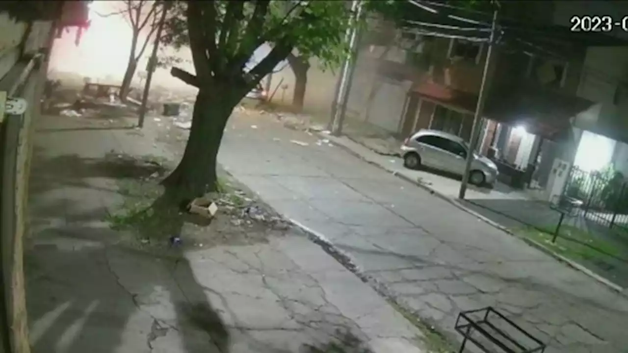 El impactante video del momento en que explotó una casa en Santos Lugares