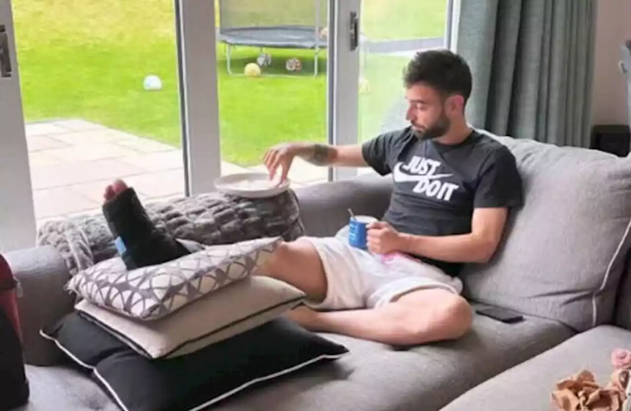 Ten Hag eases concerns over Fernandes injury following wife's Instagram photo