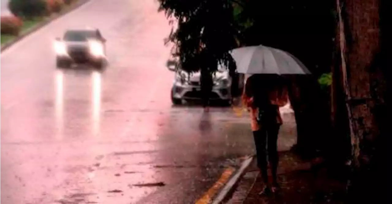 ‘Avoid open spaces when there is thunder, lightning’