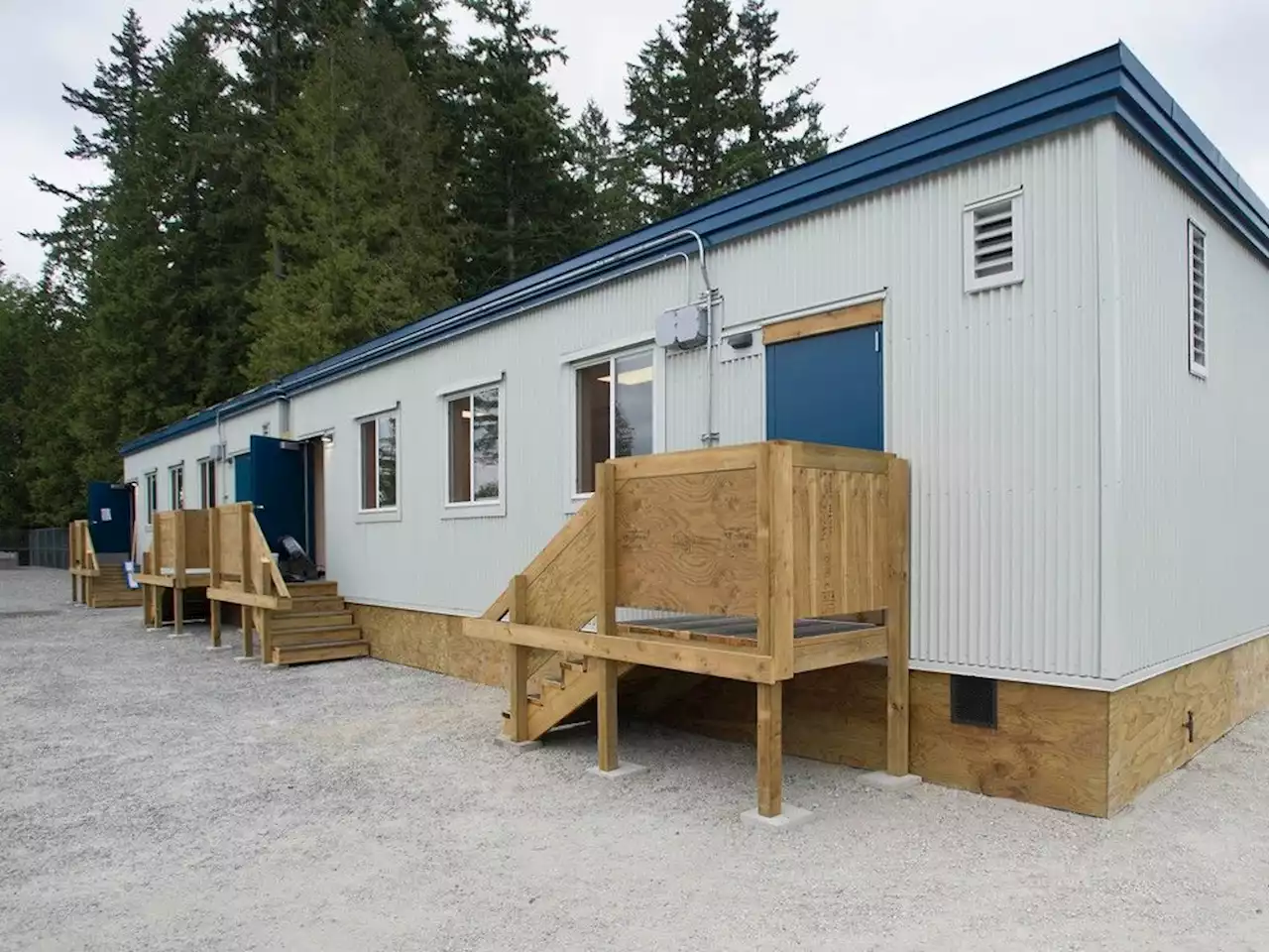 Surrey school district warns of double-decker portables due to student overcrowding