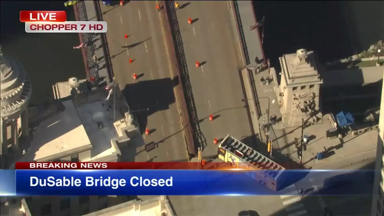 DuSable Bridge over Chicago River at Michigan Avenue lanes reduced for emergency repairs