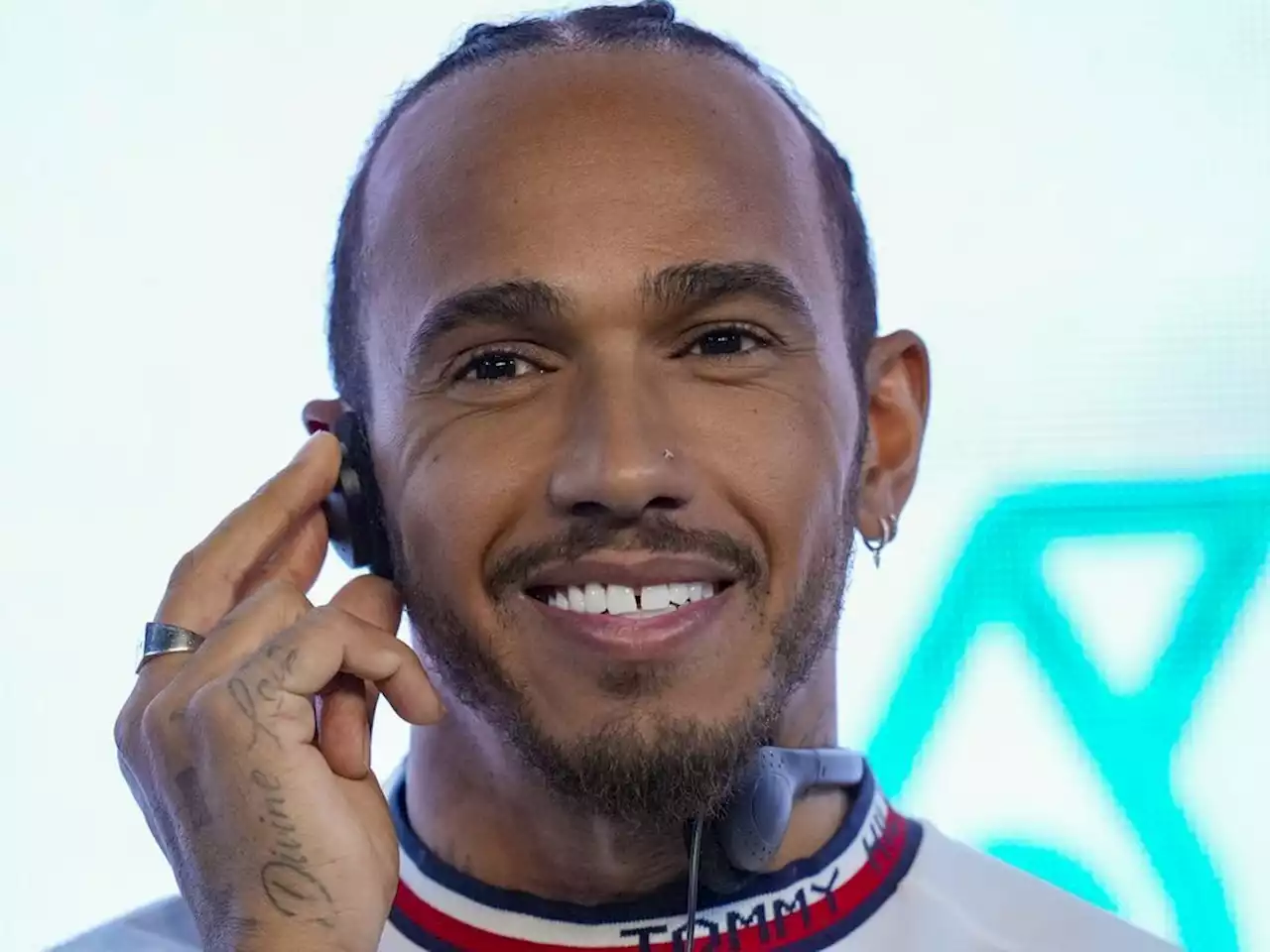 Lewis Hamilton offers to fly Elon Musk's rocket