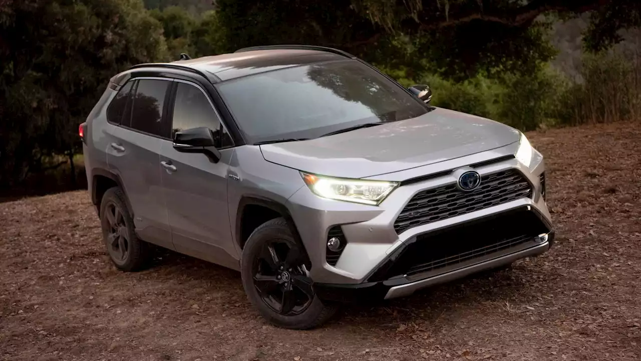 Lawsuit Alleges 2021 Toyota RAV4 Sunroofs Could Shatter Unexpectedly | Carscoops