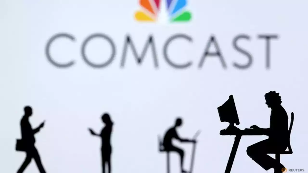 Comcast beats revenue estimates as Wall St awaits update on NBCUniversal head