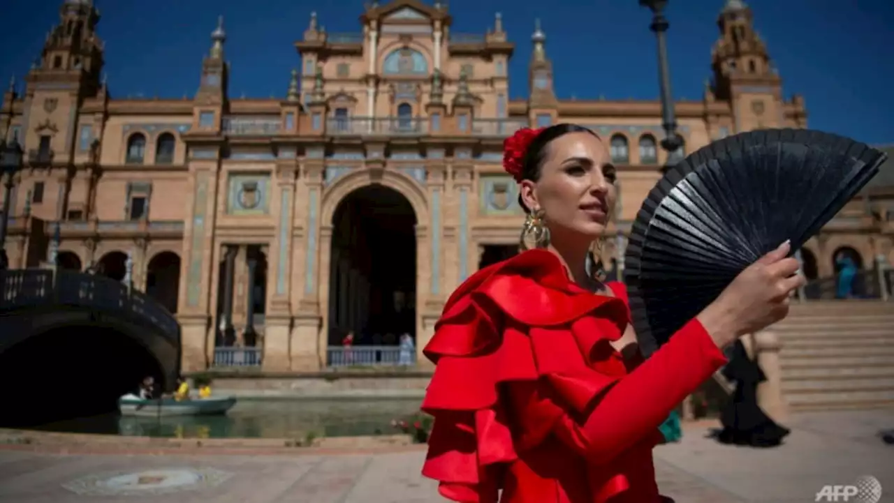 Spain hit by summer-strength heat in April