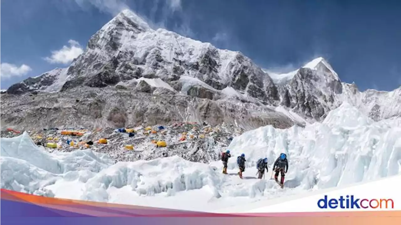 Izin Mendaki Gunung Everest Pecahkan Rekor, Kematian Mengintai