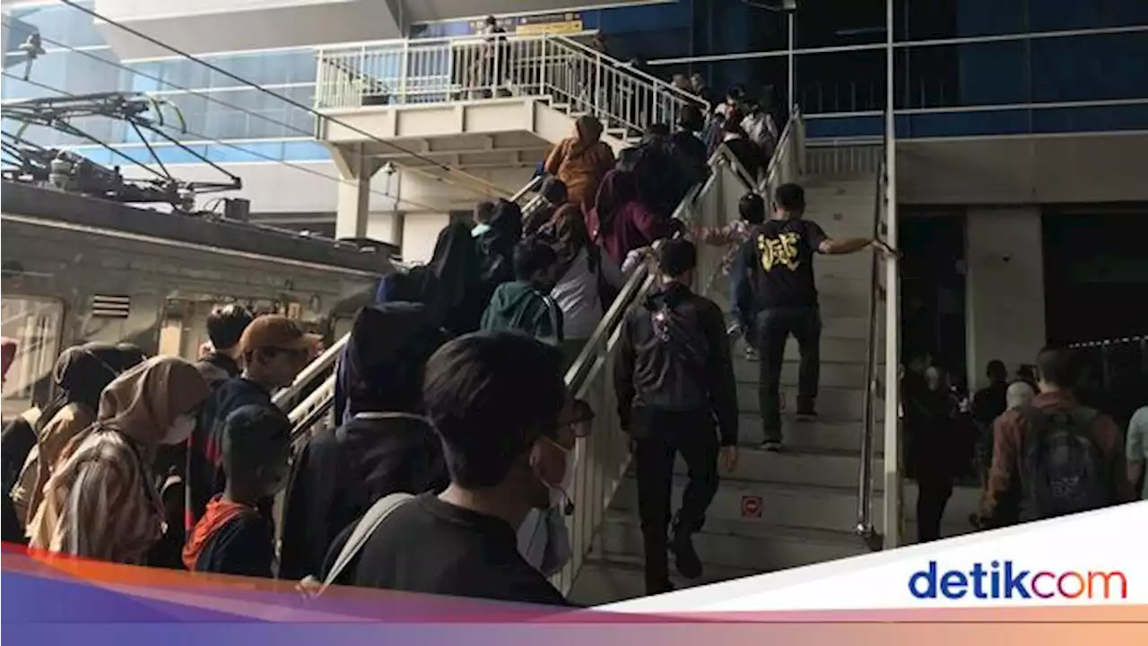 Tangga Tambahan di Stasiun Manggarai Selesai Dibangun, Warga: Permudah Transit