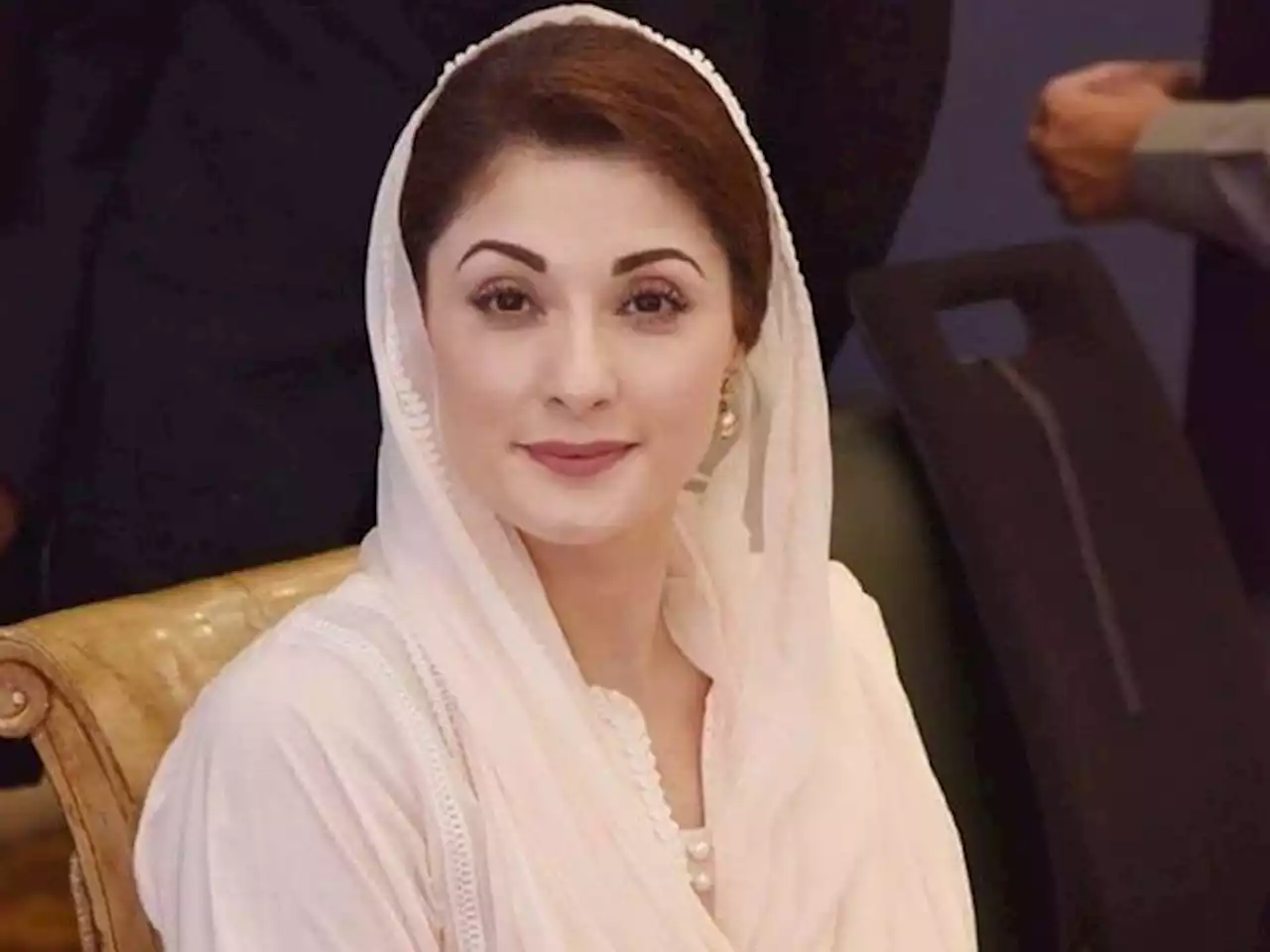 مریم نواز عمرہ ادائیگی کے بعد وطن واپس پہنچ گئیں - ایکسپریس اردو