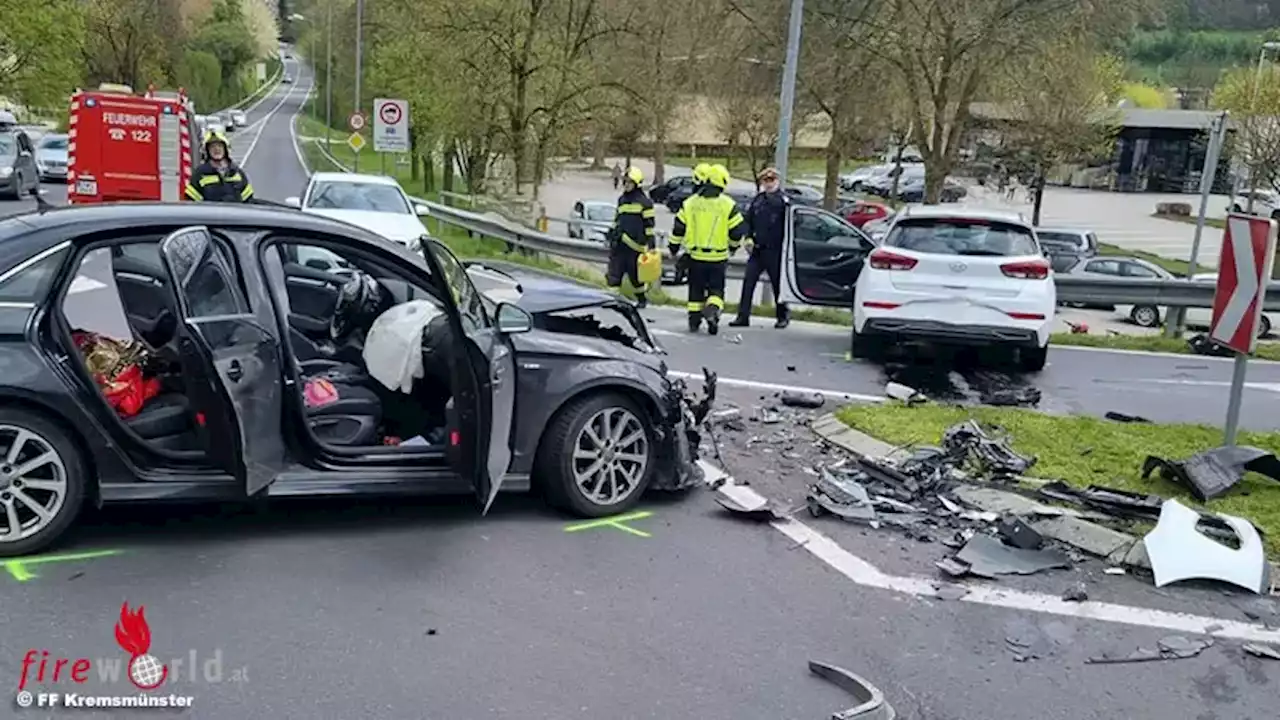 Oö: Vorrangverletzung führte zu Pkw-Kollision in Kremsmünster