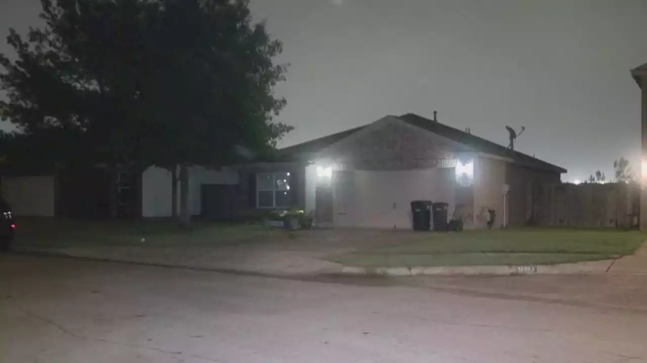 2 children hospitalized after lightning strike in Fort Worth