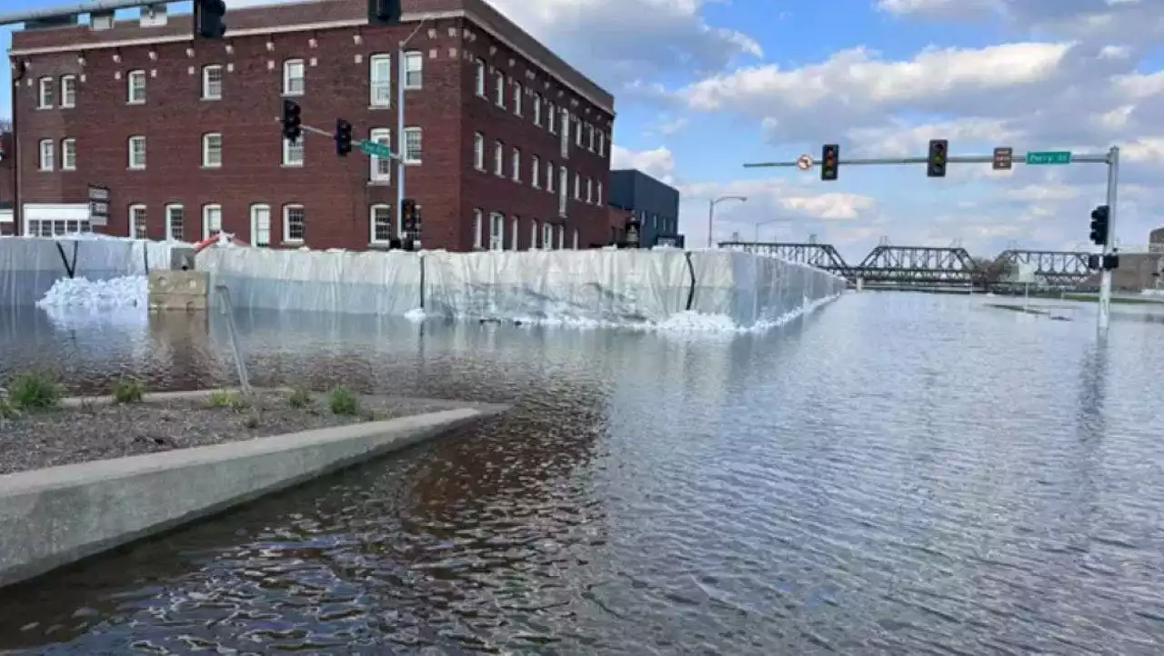 Mississippi River snowmelt brings intense flooding to Iowa, threatens Midwest