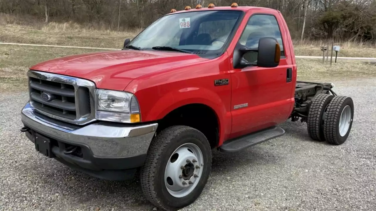 This 2004 Ford F-450 driven just 13 miles is a bizarre auction find