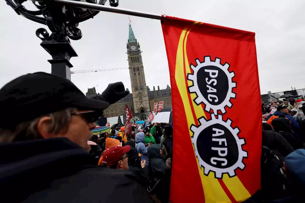 Globe editorial: Only in Ottawa’s world: Go on strike and still get paid