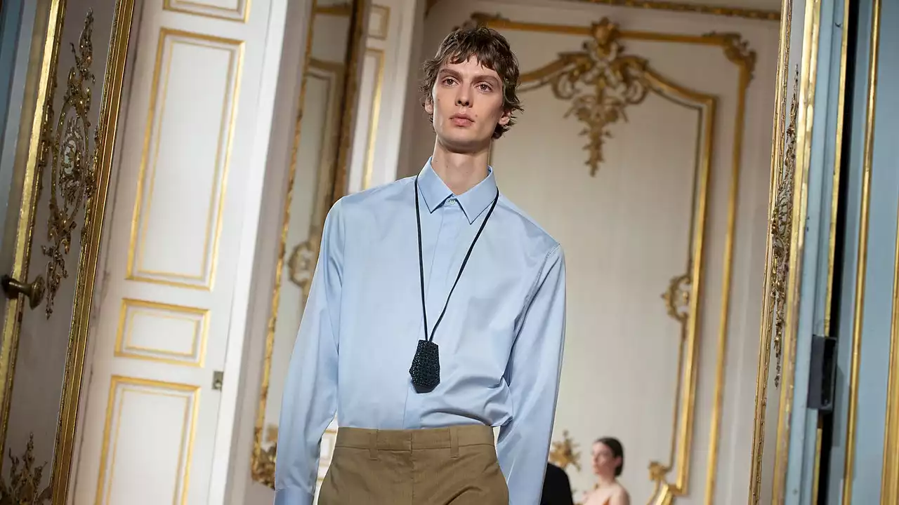 Voici 5 pièces phares pour homme repérées au dernier défilé Cos Atelier à Paris