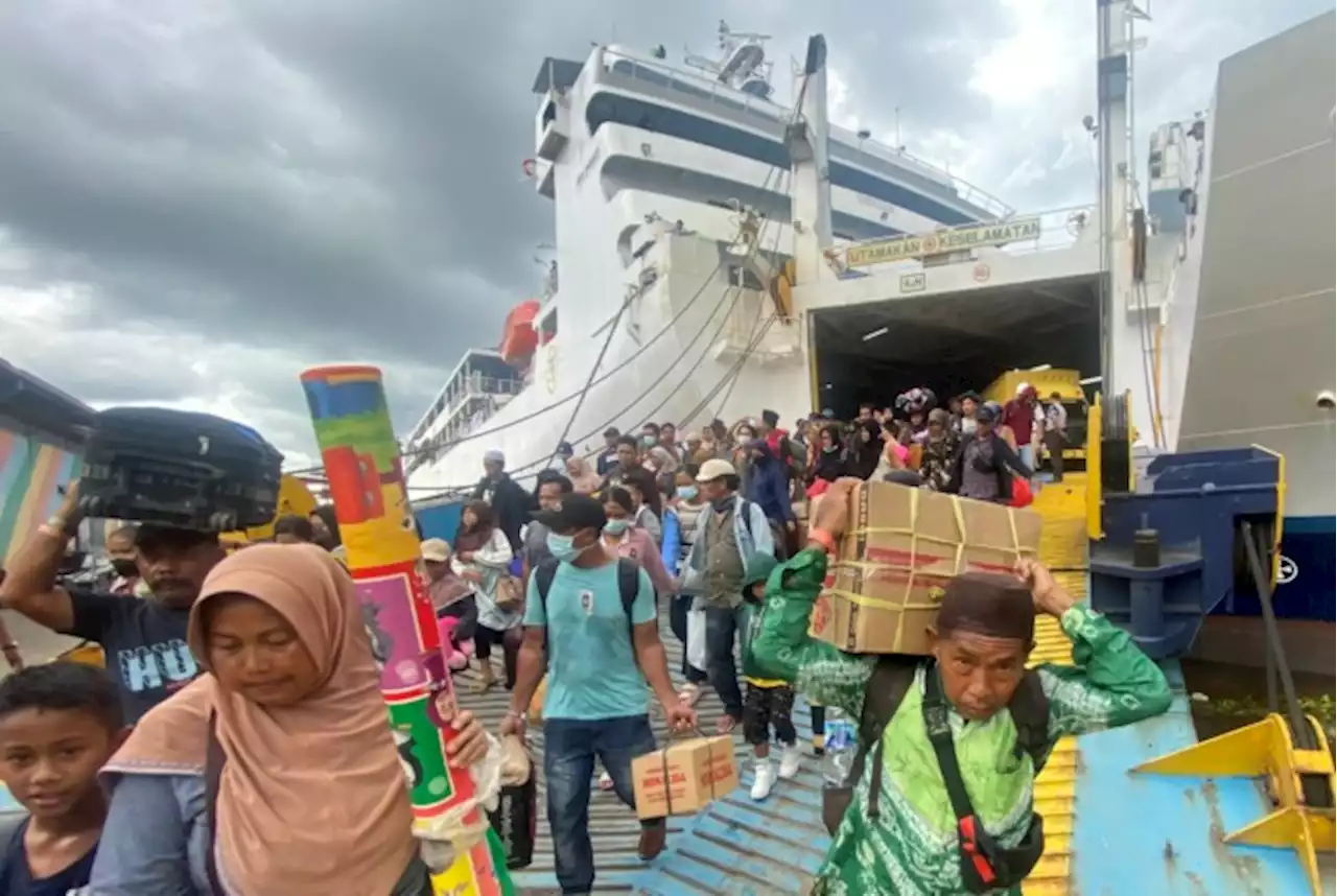 Arus Balik Lebaran di Pelabuhan Trisakti: Hari Ini Lebih Banyak