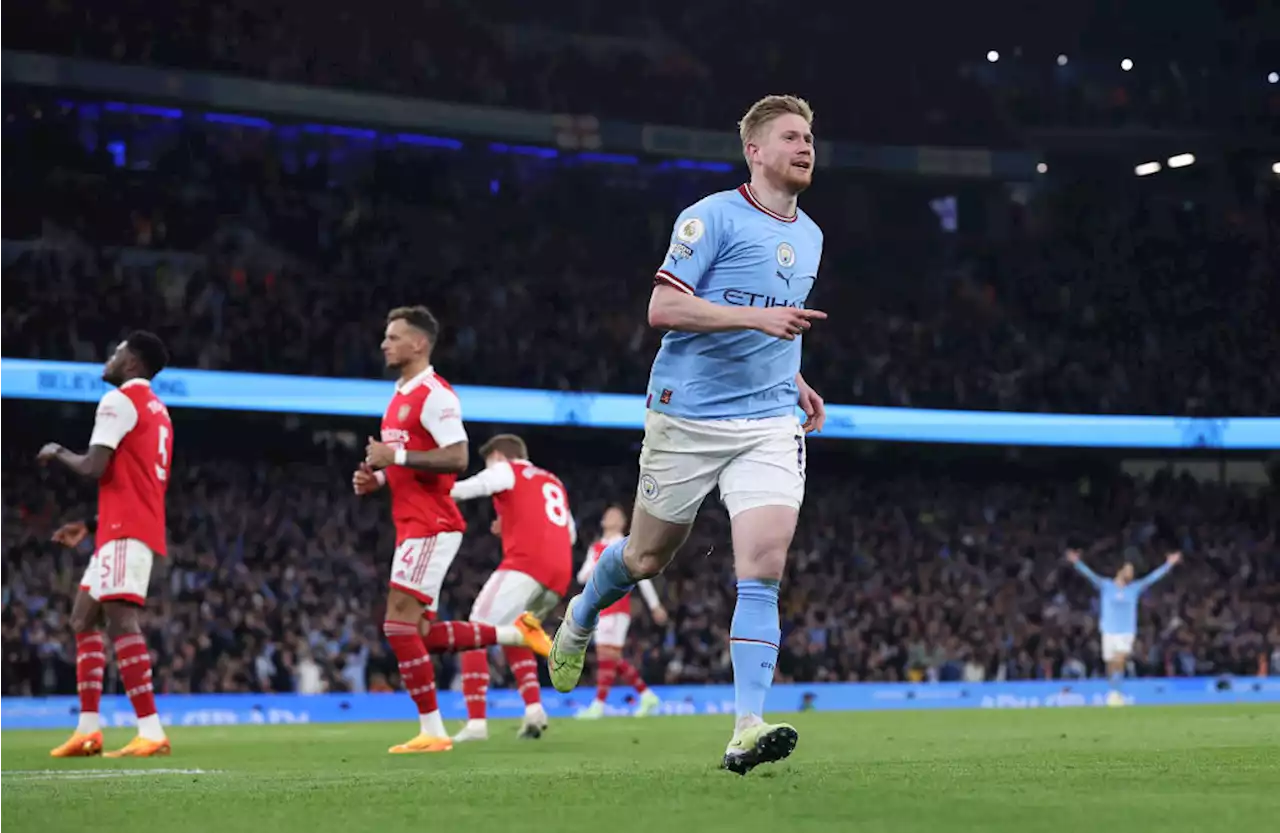 De Bruyne helps Man City cut Arsenal's lead | KickOff