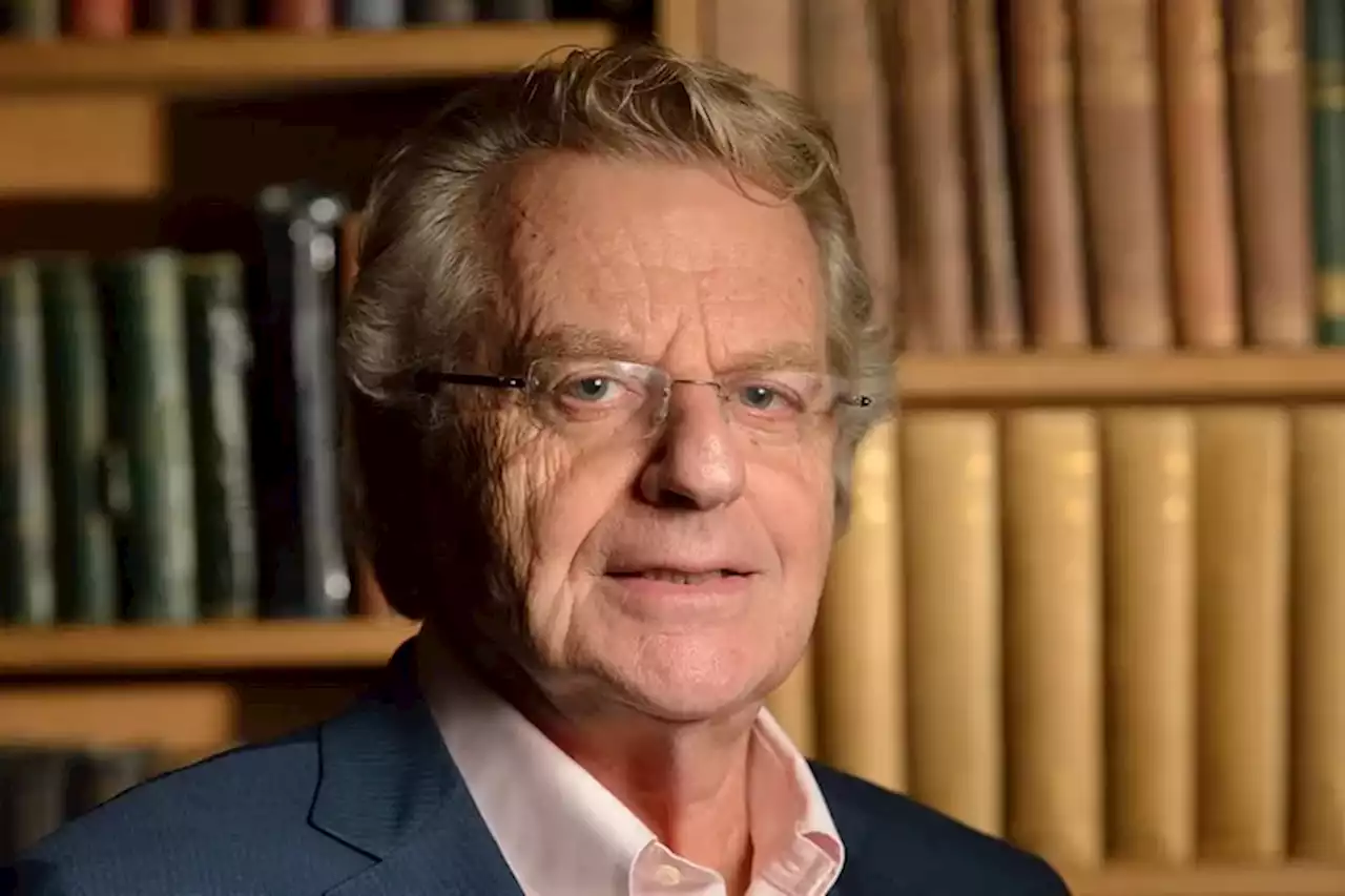 Murió Jerry Springer, el famoso y polémico conductor de talk shows, a los 79 años