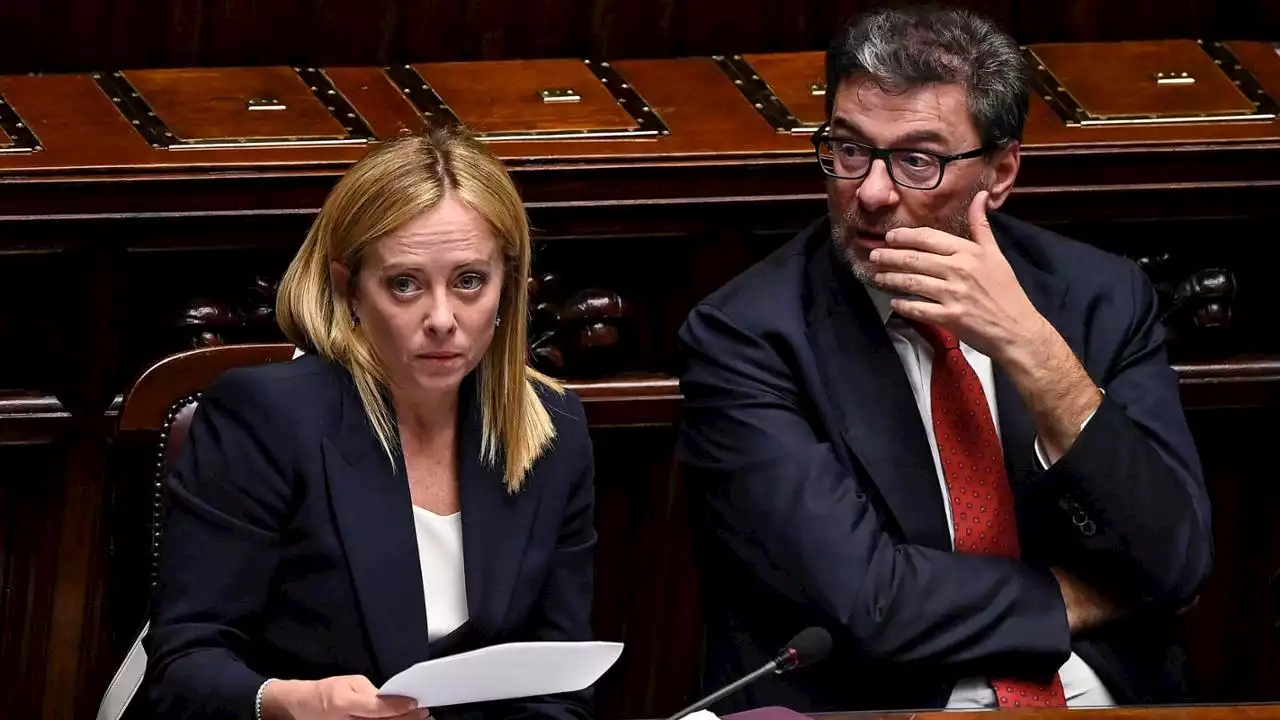 Meloni convoca i sindacati domenica su lavoro e cuneo fiscale. Giorgetti: “Più fringe benefit a chi ha figli”