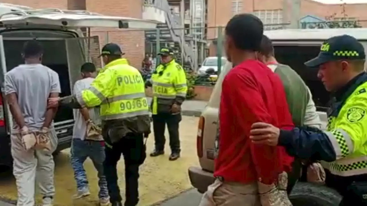 [VIDEO] Fueron capturados unos presuntos asesinos que andaban en camioneta blindada por Bogotá