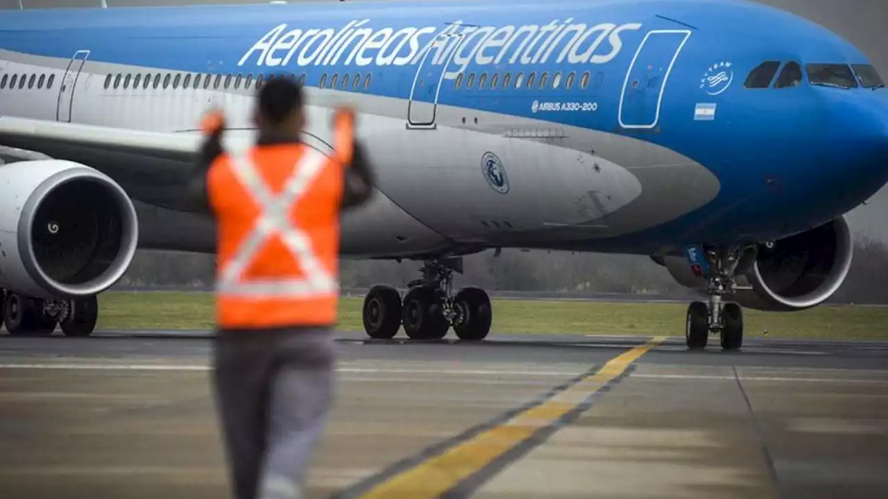 Aerolíneas Argentinas achicó su déficit y cerró el 2022 con un saldo negativo