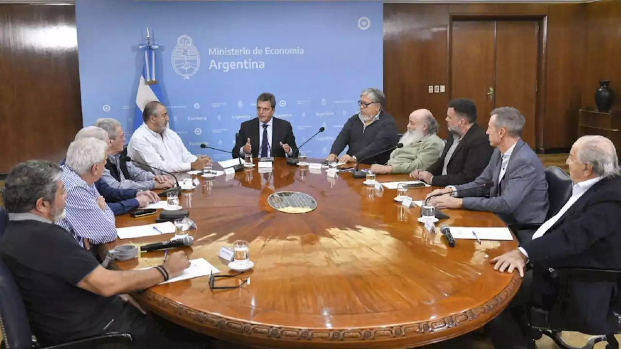 Sergio Massa recibió a la CGT y organizaciones sociales