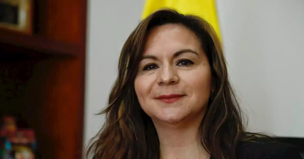 Sandra Milena Urrutia fue apartada de su cargo como ministra de las TIC