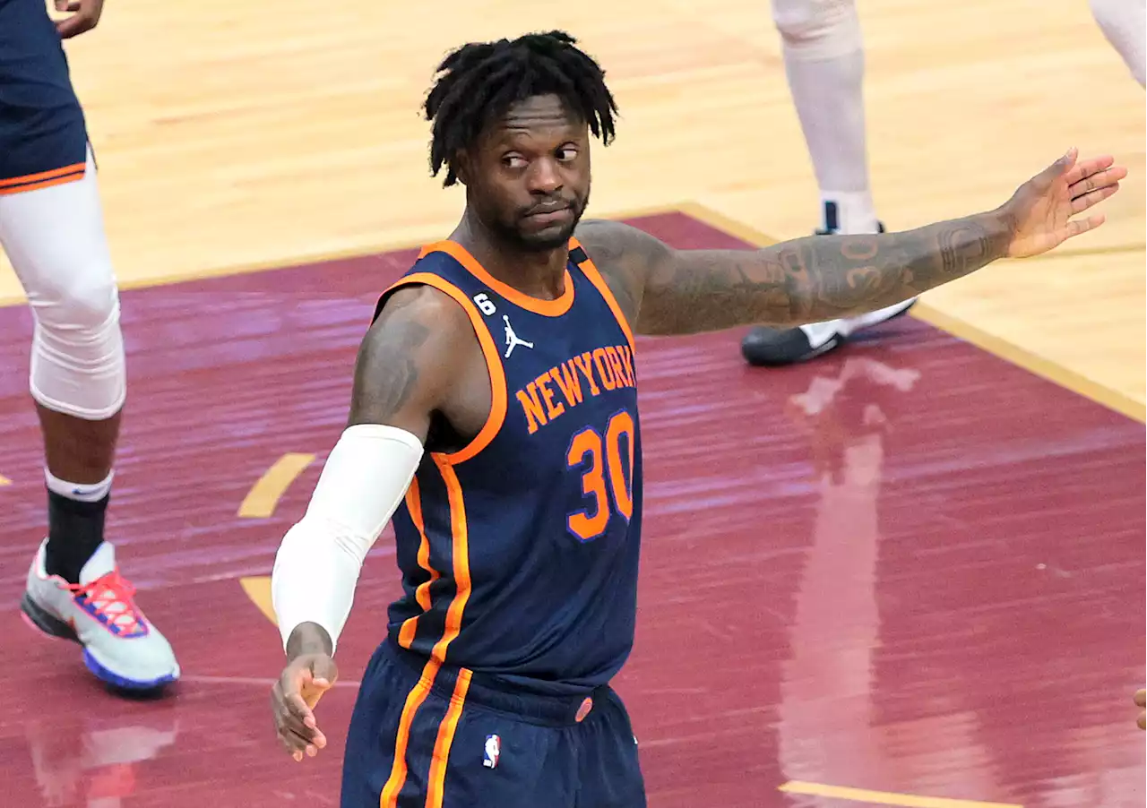 Knicks’ Julius Randle exits Game 5 after reinjuring left ankle