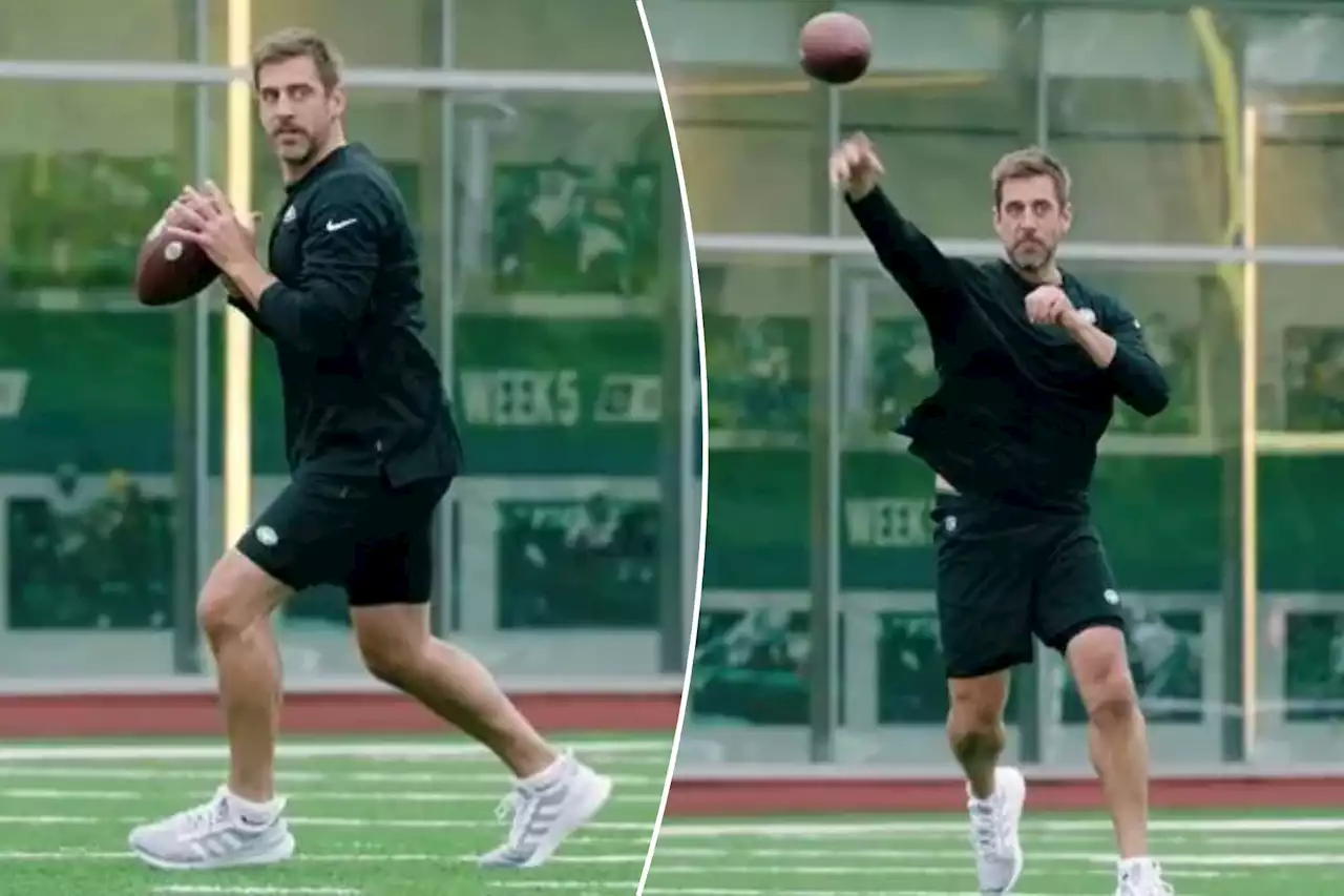 Video shows first look at Aaron Rodgers putting in work as Jets quarterback