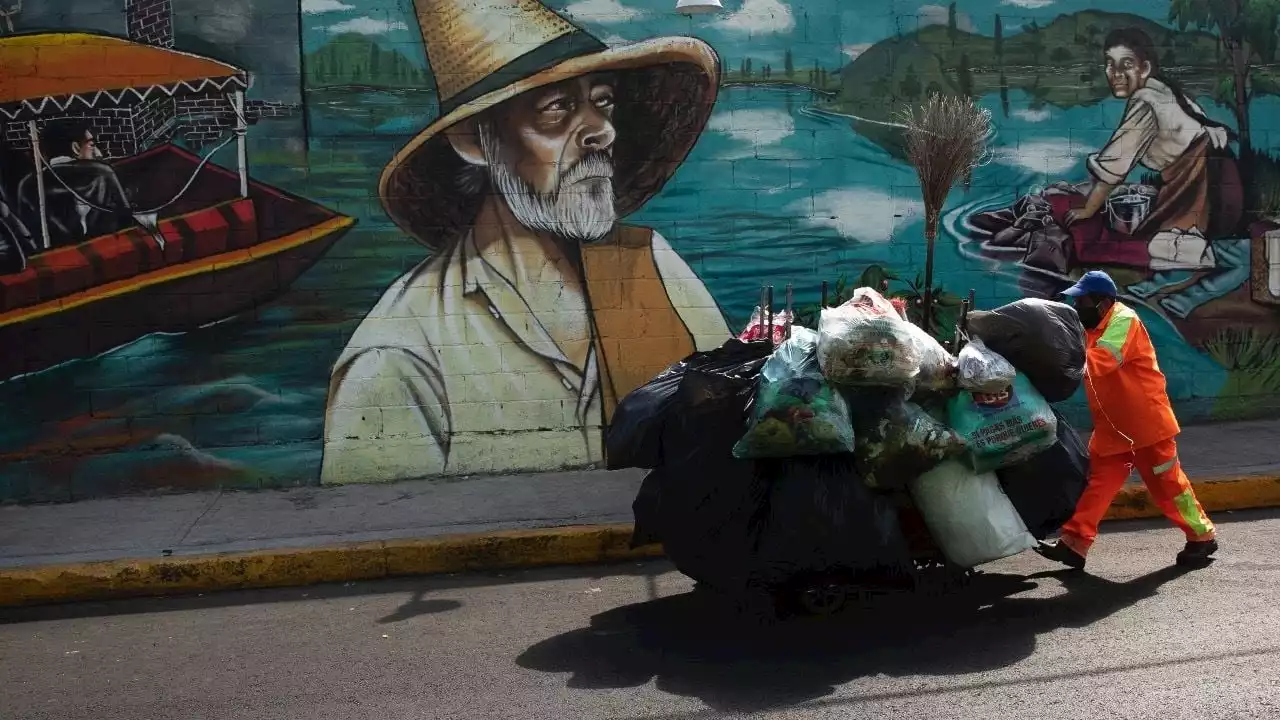 Sheinbaum anuncia aumento de sueldo a miles de trabajadores del gobierno de la CDMX