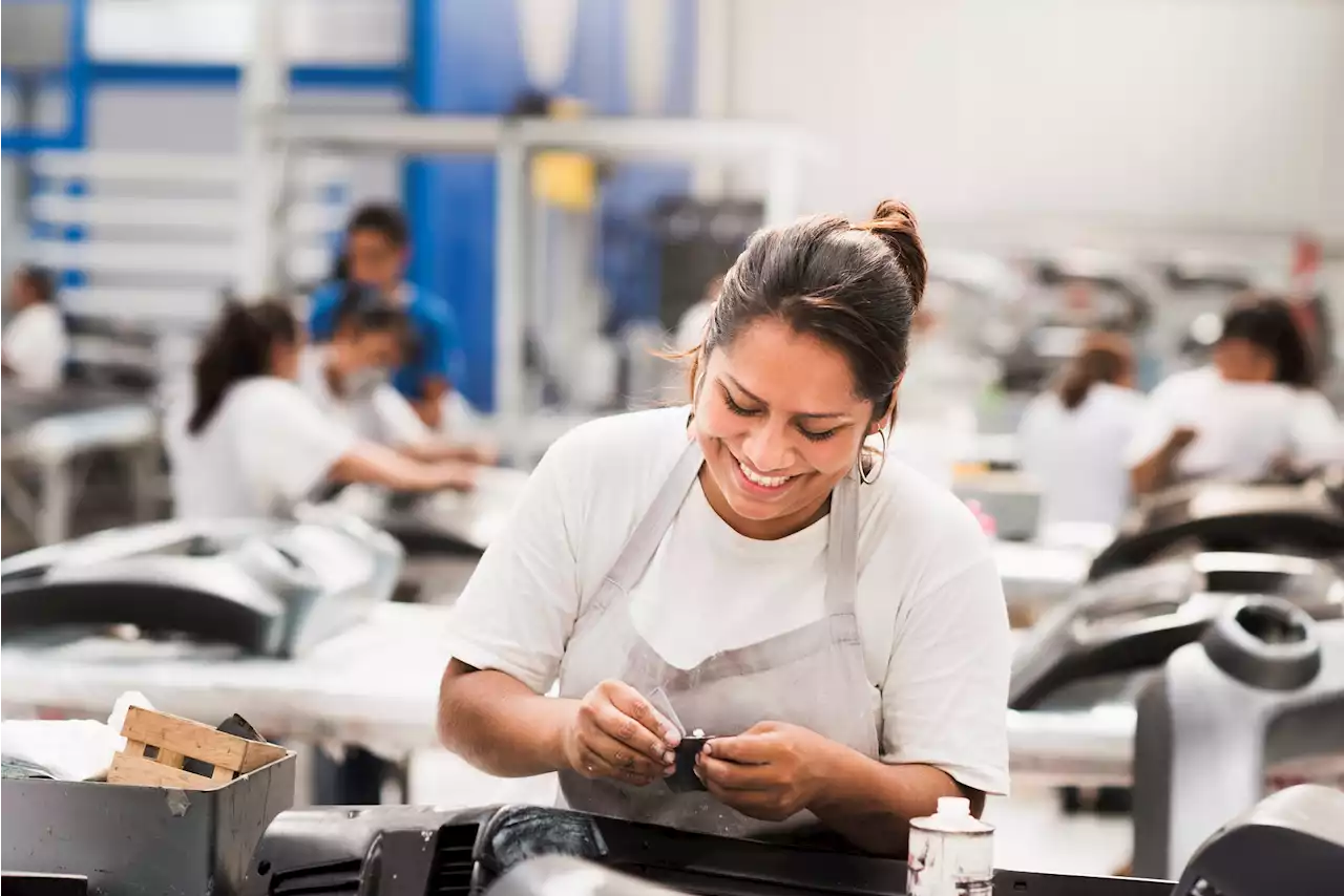 Mexicanos, a trabajar menos: detalles de la reducción de la jornada laboral y qué le falta - Pulzo