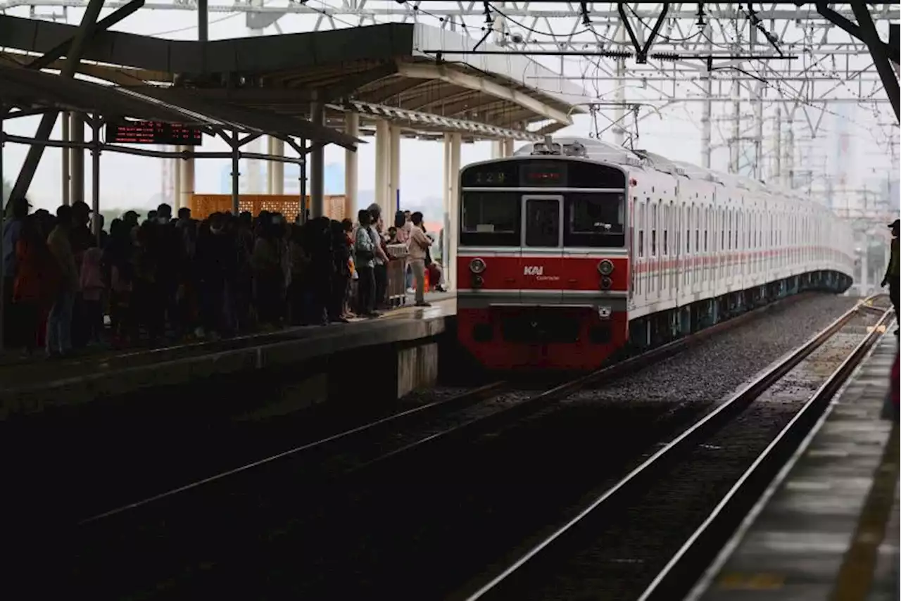 Stasiun Manggarai Semakin Padat Usai Libur Lebaran 2023 |Republika Online