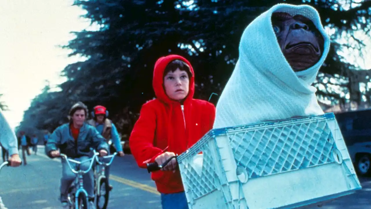 Steven Spielberg says he regrets editing guns out of E.T. re-release