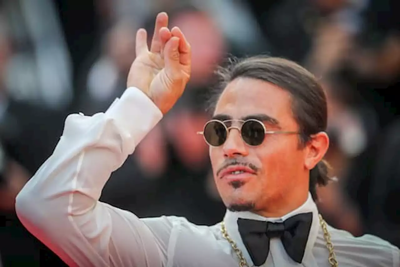 Salt Bae accusato di furto e discriminazione dagli ex dipendenti