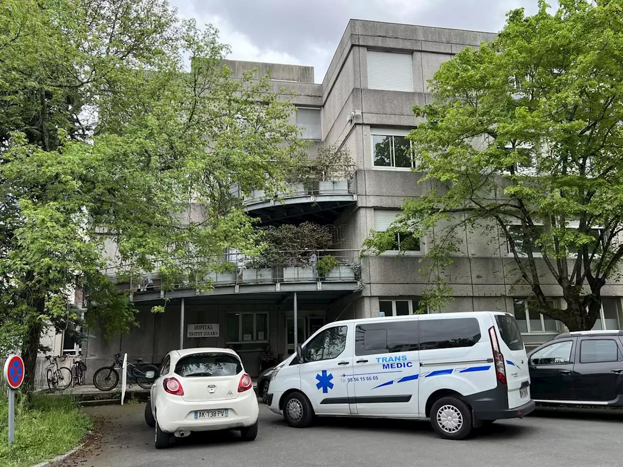 Pierre Palmade : l’humoriste est hospitalisé à Bordeaux dans le bâtiment Tastet-Girard