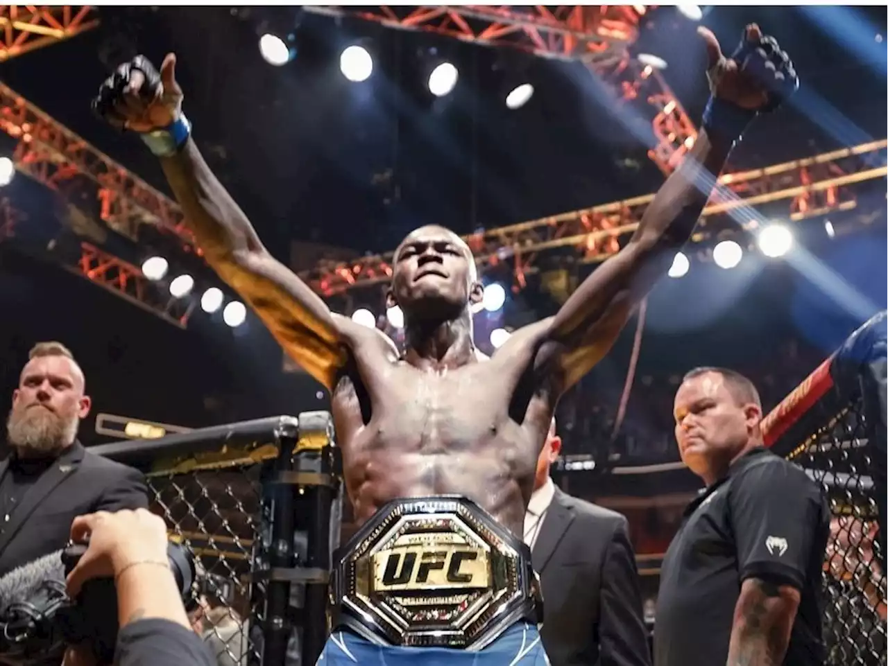 Israel Adesanya claims he won UFC title with torn MCL