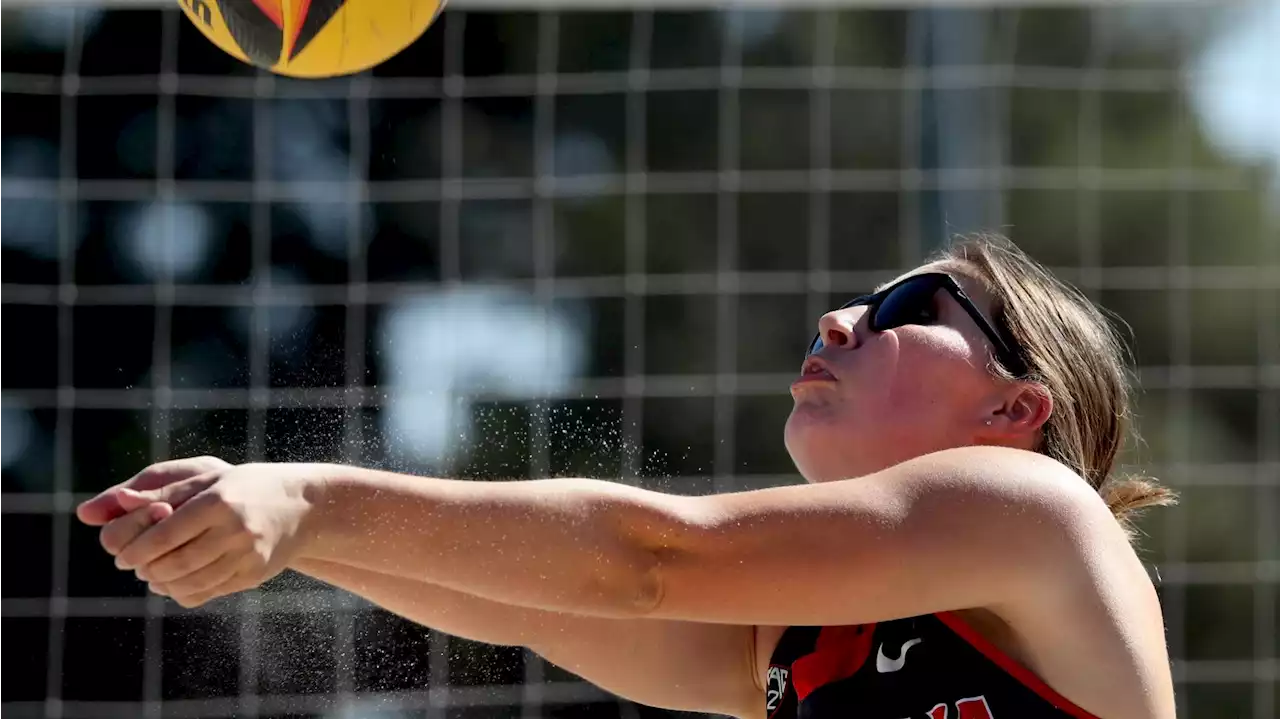 Arizona splits on opening day at Pac-12 Beach Volleyball Championship; elimination match vs. ASU next