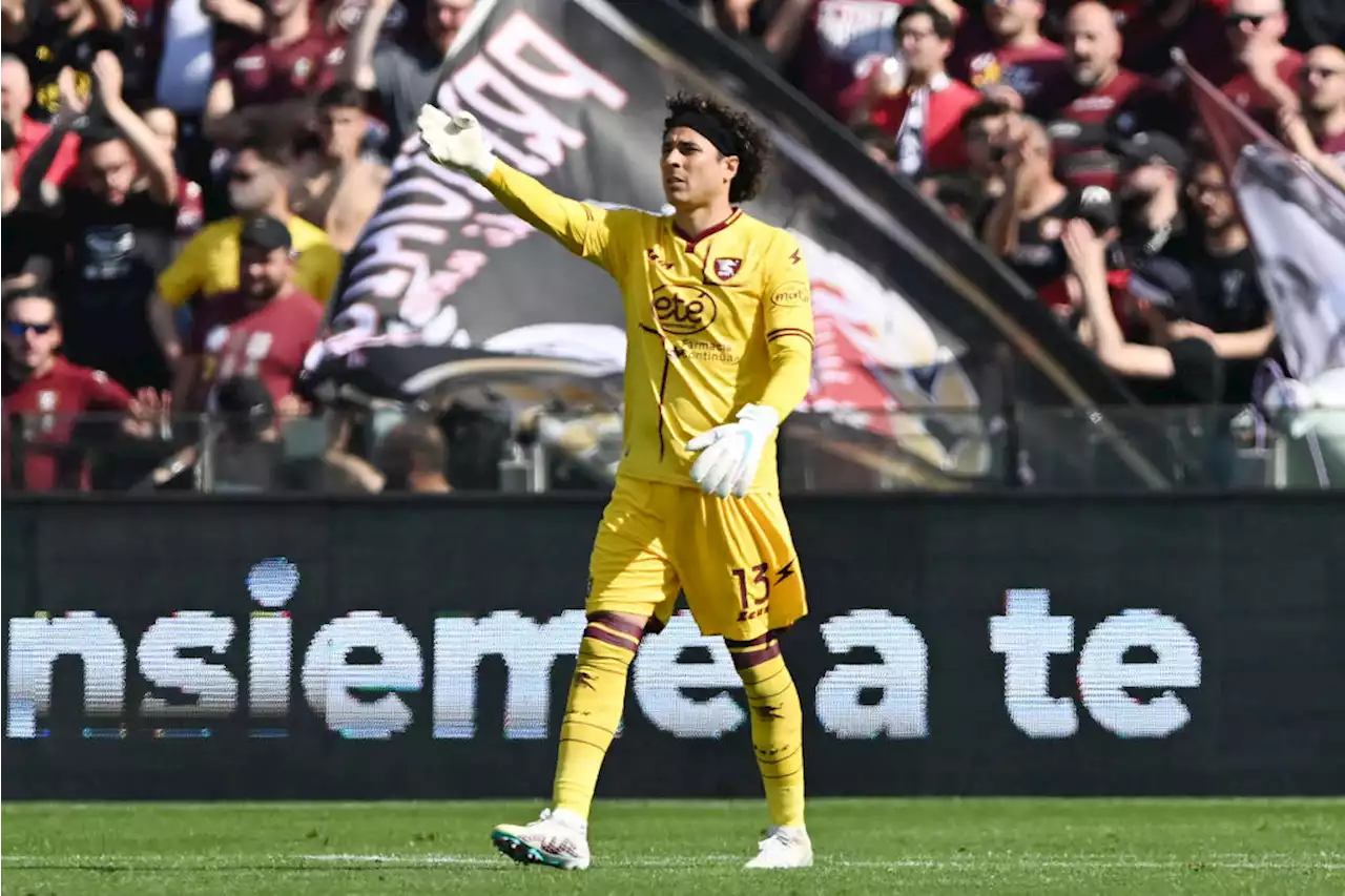 Guillermo Ochoa ha tenido “intervenciones monstruosas” con Salernitana