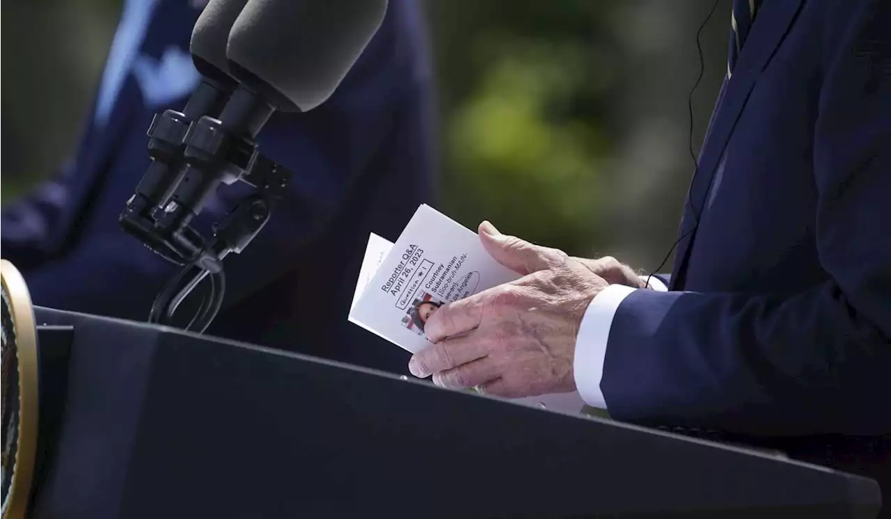 Biden caught with crib notes on reporter’s question at Yoon press conference