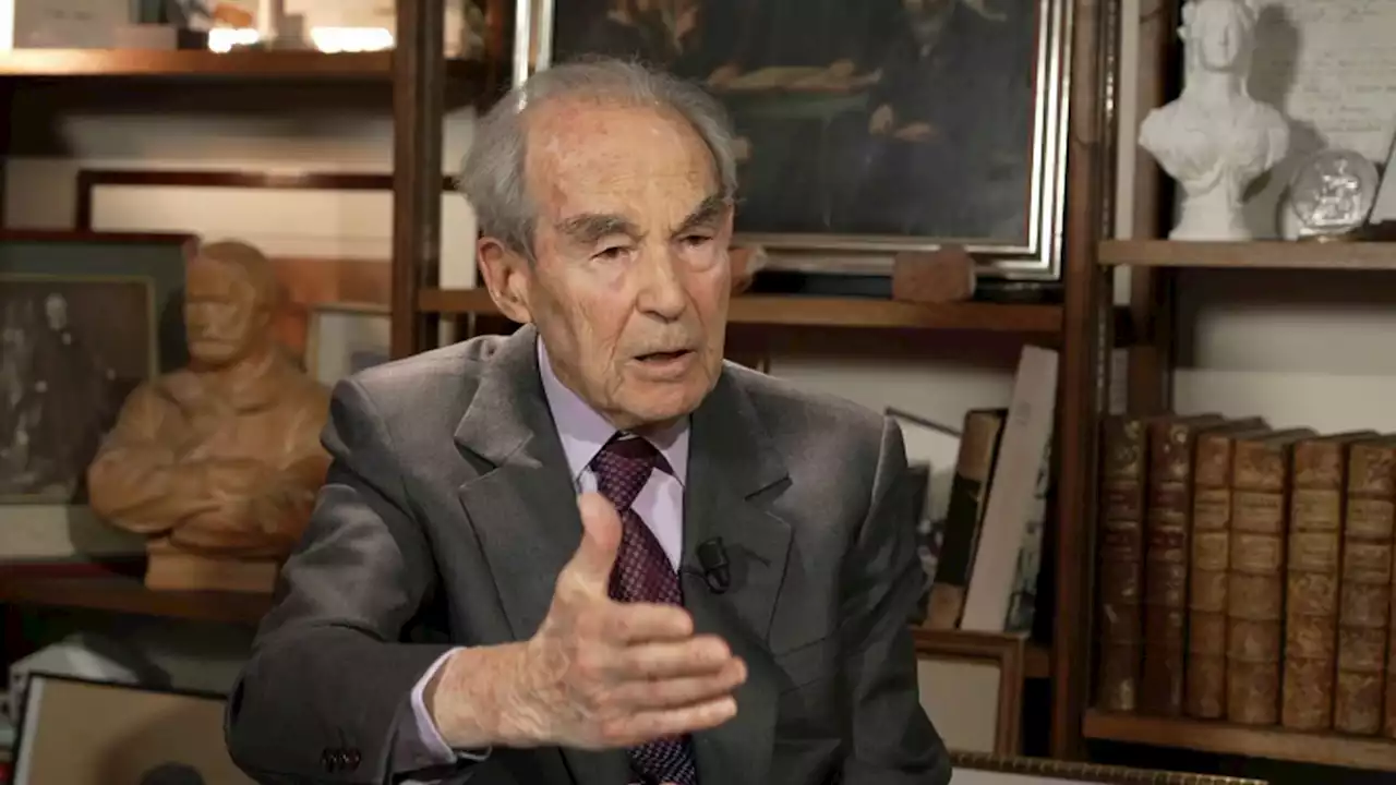 Ukraine: Robert Badinter estime que la guerre 'peut encore durer et comporte tous les risques'