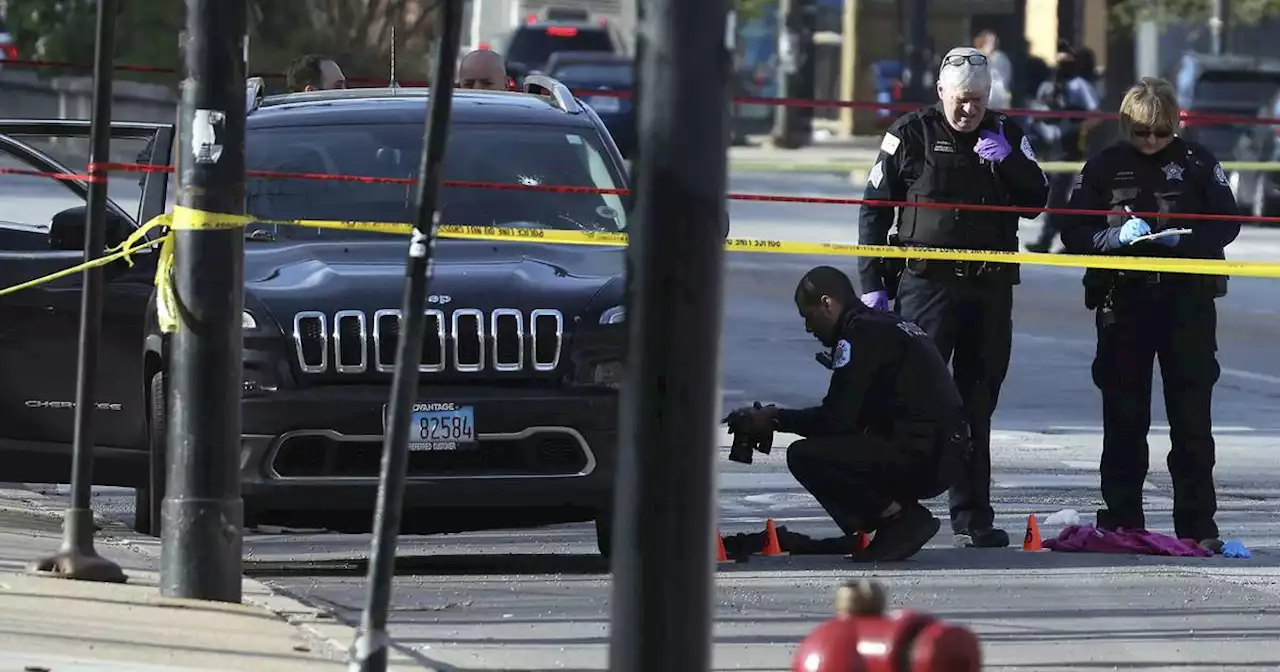 Gunman in stolen Kia shoots 2, including 1 fatally on Near South Side