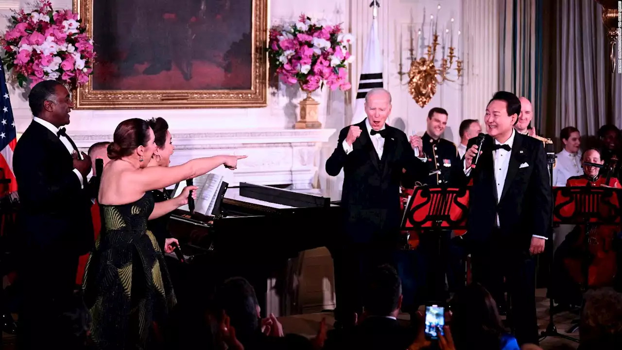 El presidente de Corea del Sur le canta 'American Pie' a Biden