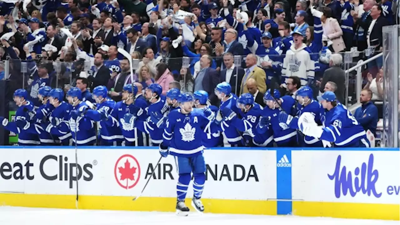 'Vibrant' Maple Leafs hit the road with another chance to close out Lightning