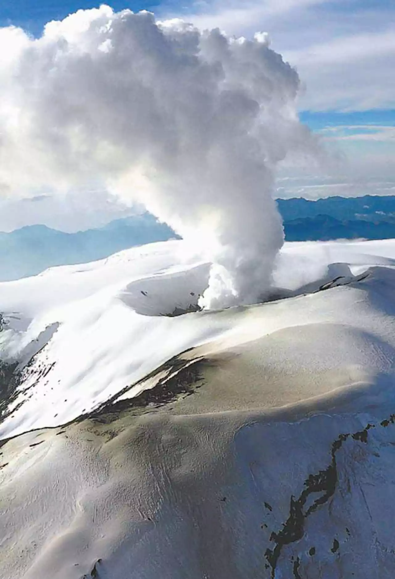 Actividad del volcán del Ruiz sigue siendo inestable y permanece en alerta naranja