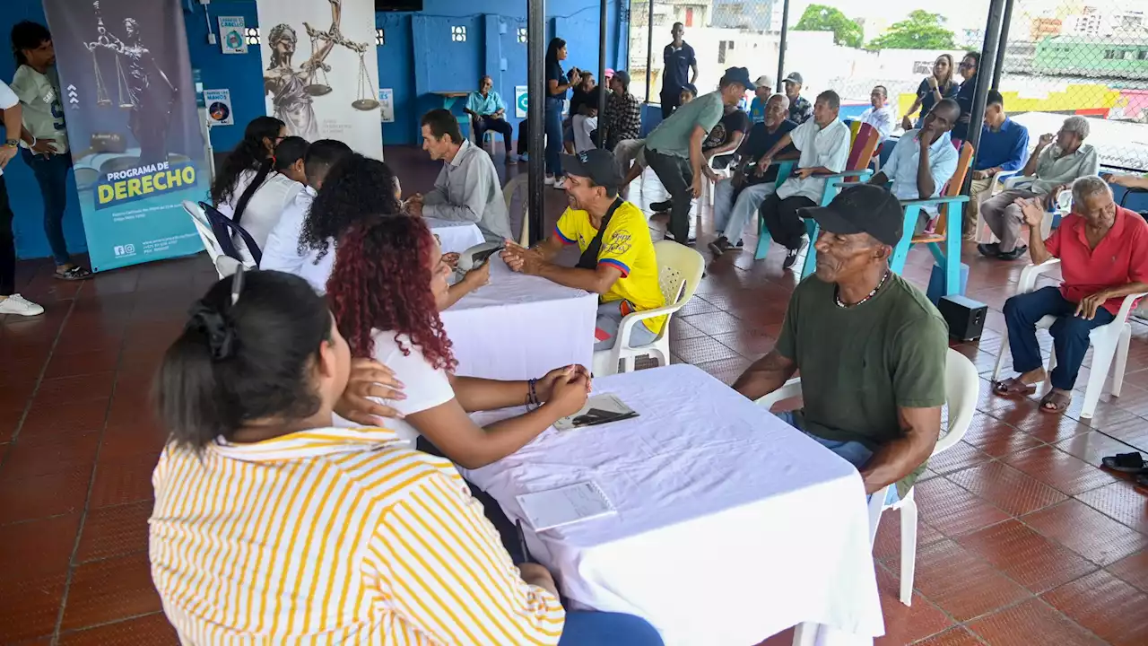 Habitantes de calle reciben asesoría jurídica por parte de la Alcaldía